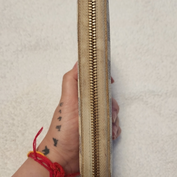 Lv zippy arzu Sold! - Picture 4 of 11